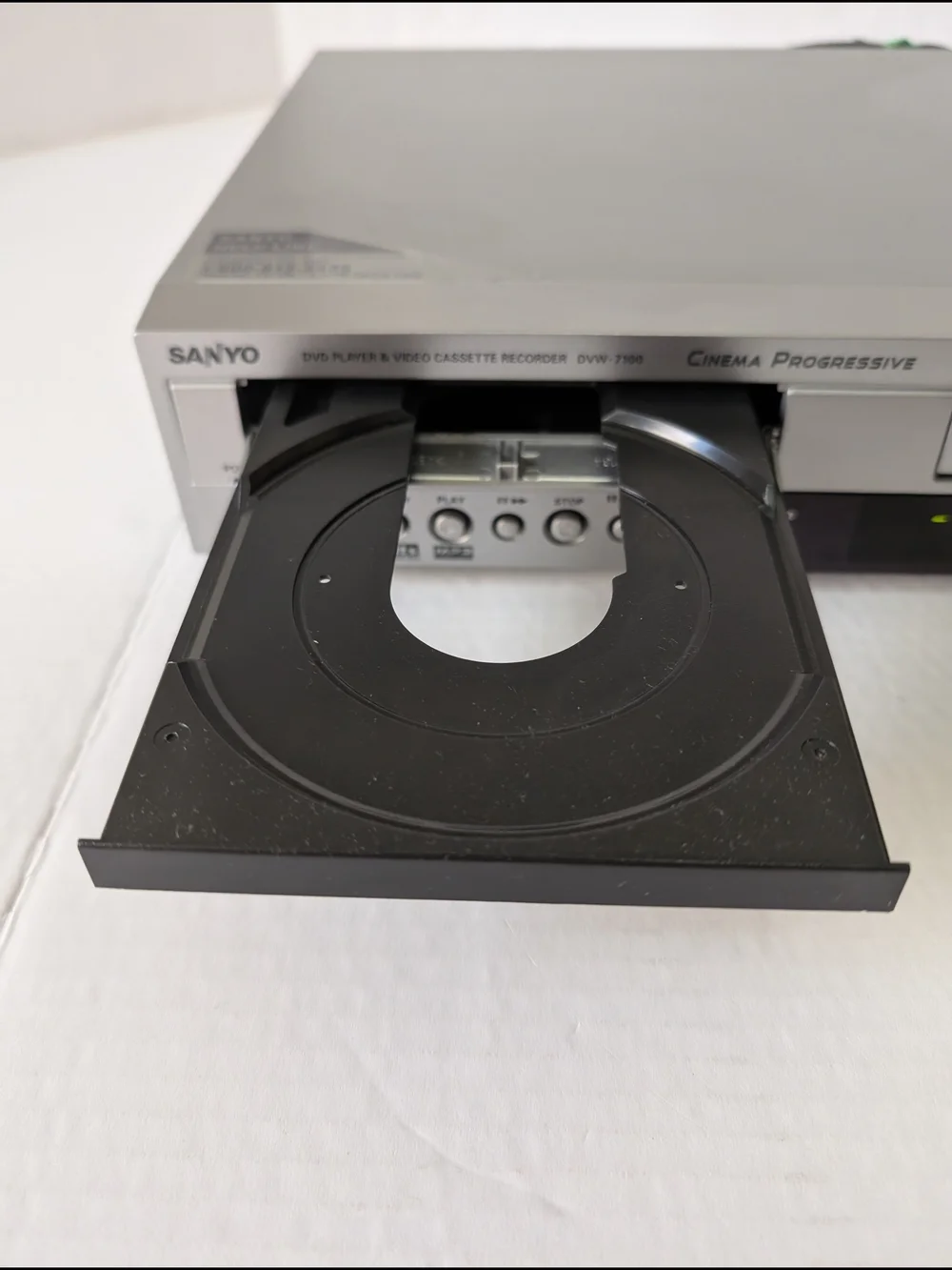 Sanyo DVD/VCR DVW-7100 _ No Remote